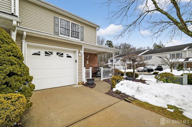 9 Parkside Drive, Spotswood, NJ 08884