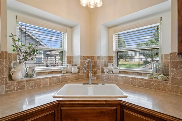 1511 Honeysuckle Drive, Liberty, MO 64068