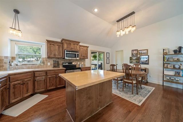 1511 Honeysuckle Drive, Liberty, MO 64068
