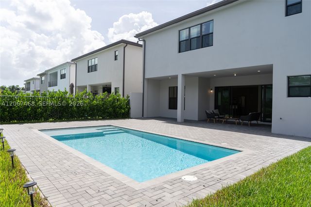8151 Laurel Falls Dr, Boca Raton, FL 33496