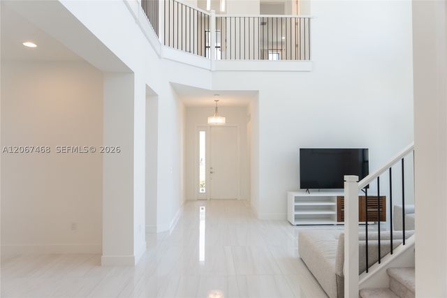 8151 Laurel Falls Dr, Boca Raton, FL 33496