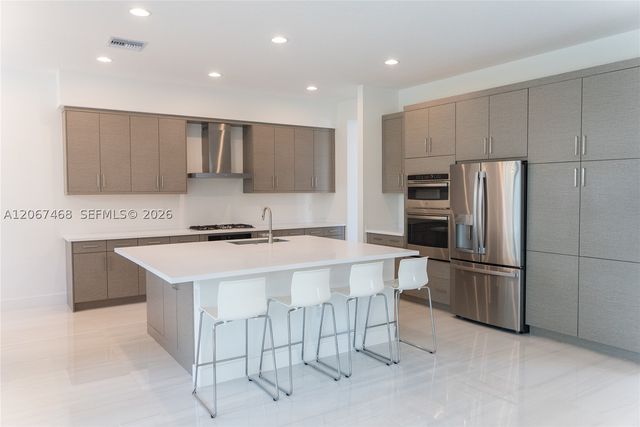 8151 Laurel Falls Dr, Boca Raton, FL 33496