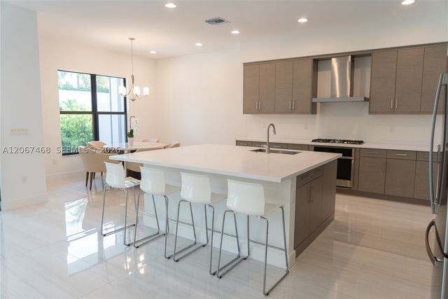 8151 Laurel Falls Dr, Boca Raton, FL 33496