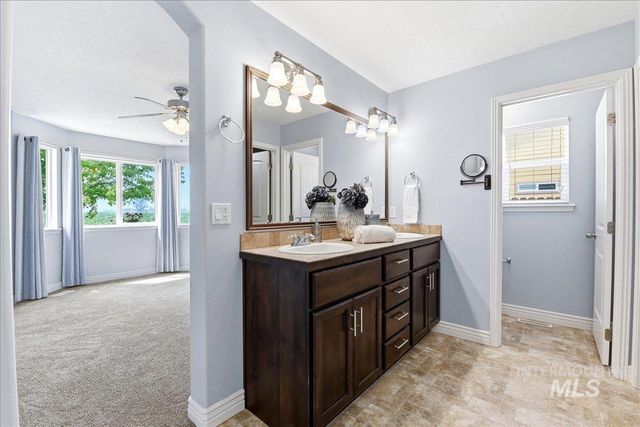 15885 Granite Peak Avenue, Nampa, ID 83651