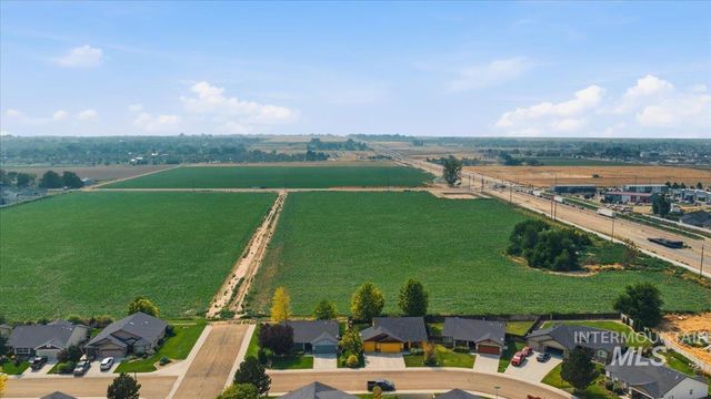 15885 Granite Peak Avenue, Nampa, ID 83651