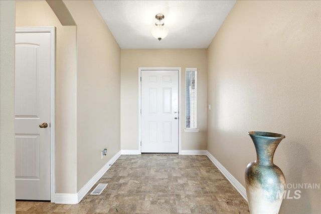 15885 Granite Peak Avenue, Nampa, ID 83651