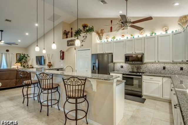 2804 NE 3rd AVE, Cape Coral, FL 33909