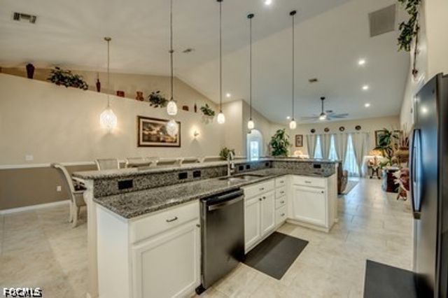 2804 NE 3rd AVE, Cape Coral, FL 33909