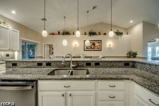 2804 NE 3rd AVE, Cape Coral, FL 33909