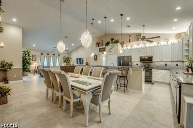 2804 NE 3rd AVE, Cape Coral, FL 33909