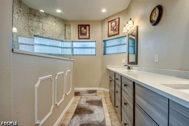 2804 NE 3rd AVE, Cape Coral, FL 33909