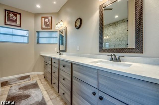 2804 NE 3rd AVE, Cape Coral, FL 33909