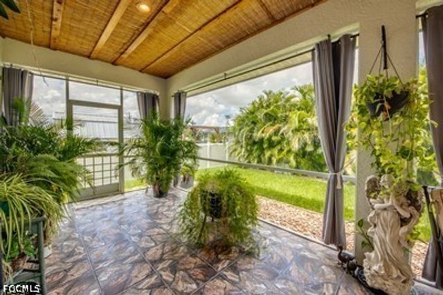 2804 NE 3rd AVE, Cape Coral, FL 33909
