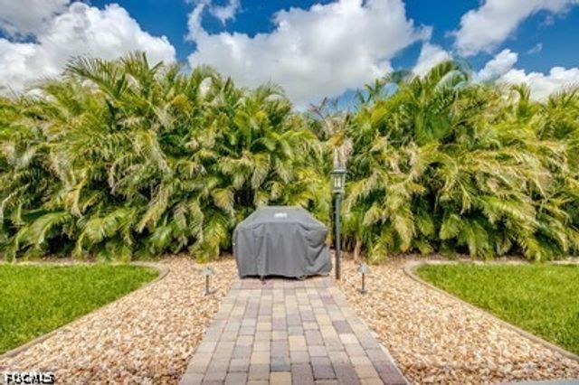 2804 NE 3rd AVE, Cape Coral, FL 33909