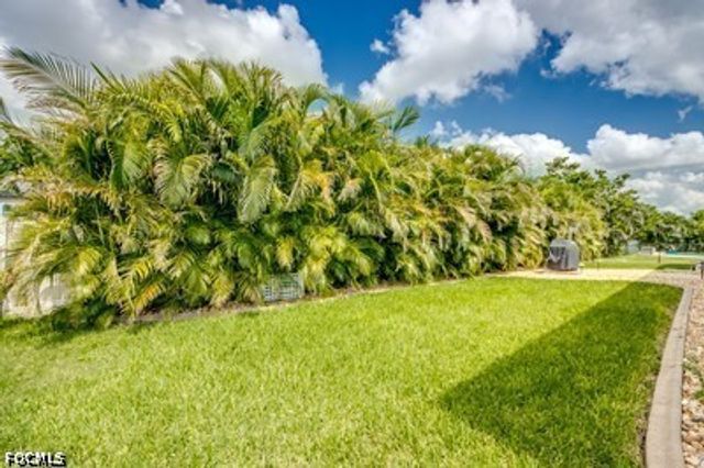 2804 NE 3rd AVE, Cape Coral, FL 33909