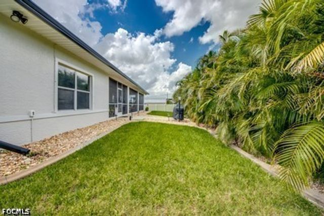 2804 NE 3rd AVE, Cape Coral, FL 33909