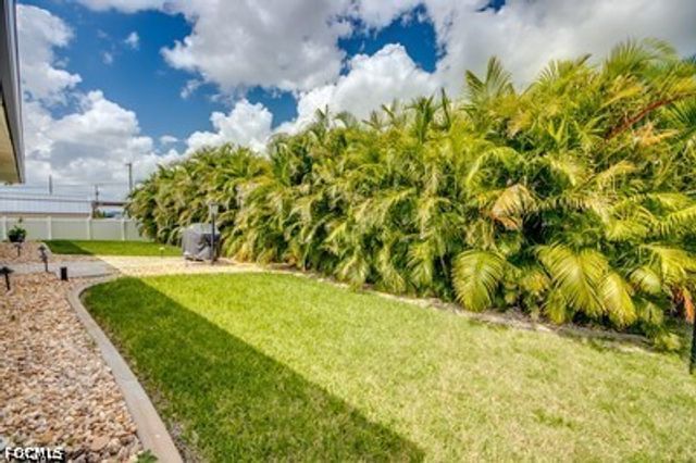 2804 NE 3rd AVE, Cape Coral, FL 33909
