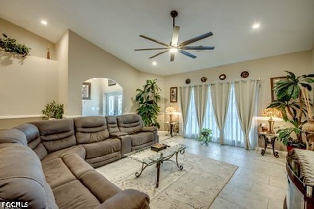2804 NE 3rd AVE, Cape Coral, FL 33909