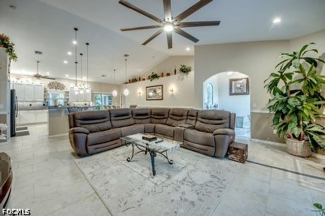 2804 NE 3rd AVE, Cape Coral, FL 33909
