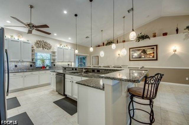 2804 NE 3rd AVE, Cape Coral, FL 33909
