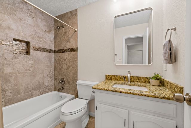 1949 E Branch Hollow Drive, Carrollton, TX 75007