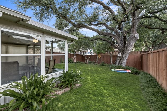 1949 E Branch Hollow Drive, Carrollton, TX 75007