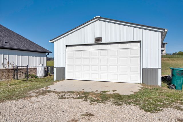 201 Meadow Hill Lane, Sherman, TX 75090