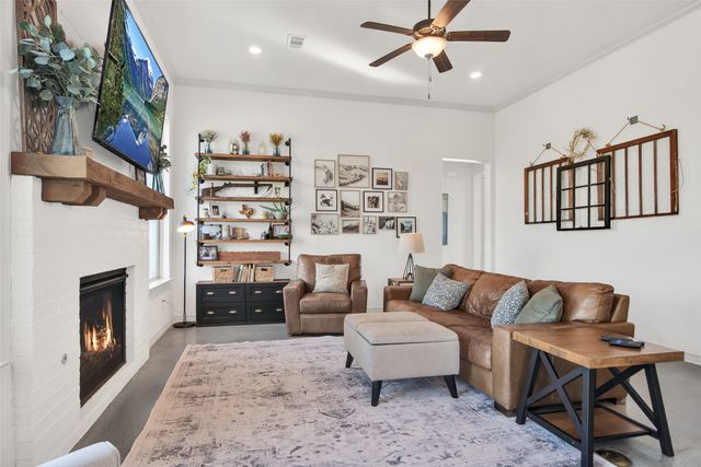 201 Meadow Hill Lane, Sherman, TX 75090