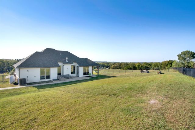 201 Meadow Hill Lane, Sherman, TX 75090