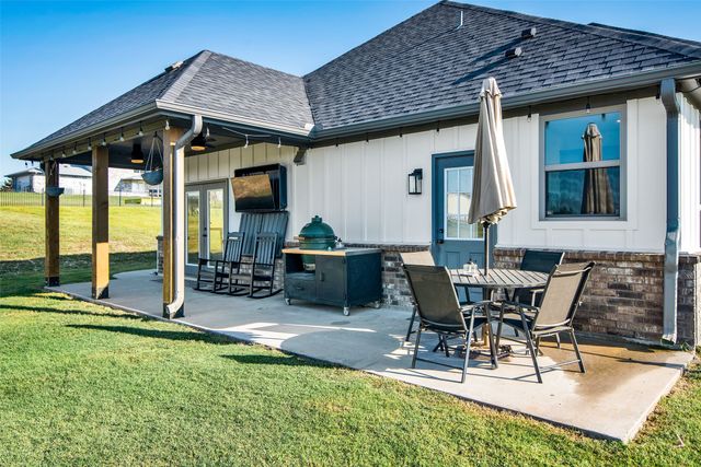 201 Meadow Hill Lane, Sherman, TX 75090