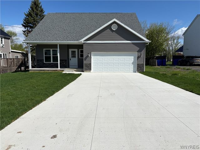 5200 Berg Road, West Seneca, NY 14218
