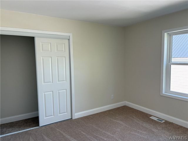 5200 Berg Road, West Seneca, NY 14218