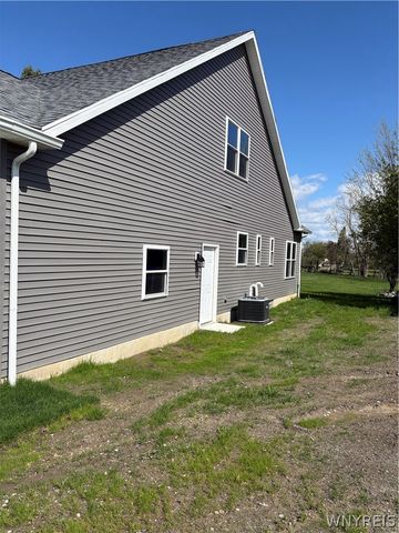 5200 Berg Road, West Seneca, NY 14218