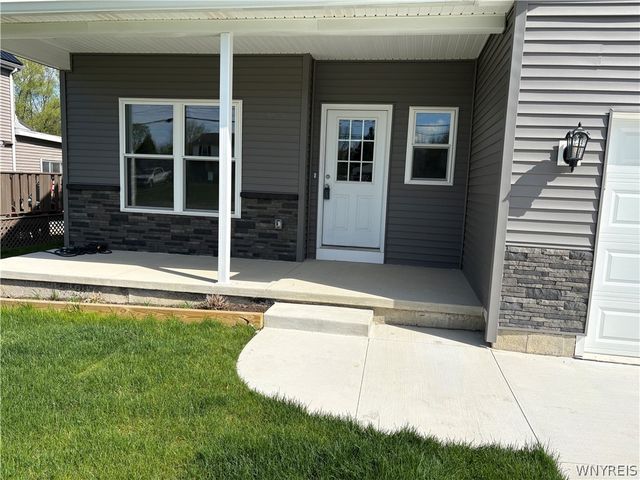 5200 Berg Road, West Seneca, NY 14218