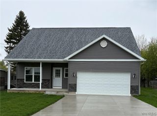 5200 Berg Road, West Seneca, NY 14218