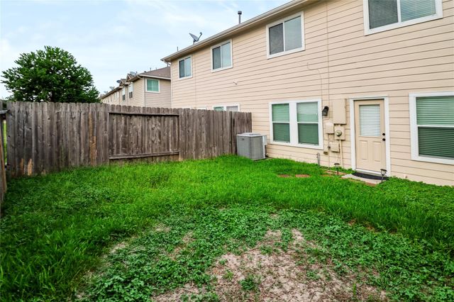 11521 Champions Green Drive, Houston, TX 77066