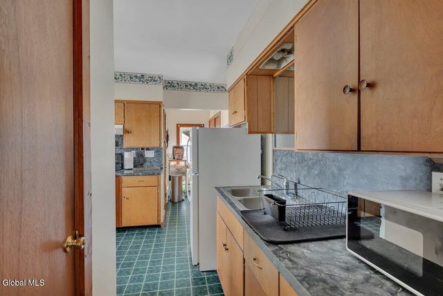 6 Marion Ave, South Glens Falls, NY 12803