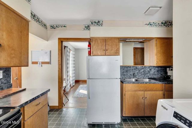 6 Marion Ave, South Glens Falls, NY 12803