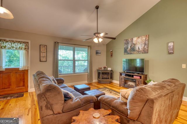2270 Valley View Drive, Hiawassee, GA 30546
