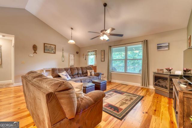 2270 Valley View Drive, Hiawassee, GA 30546