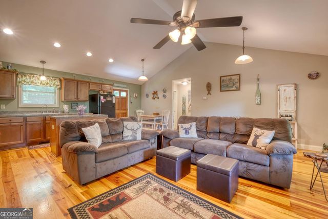 2270 Valley View Drive, Hiawassee, GA 30546