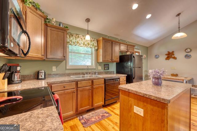 2270 Valley View Drive, Hiawassee, GA 30546