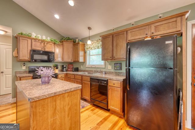 2270 Valley View Drive, Hiawassee, GA 30546