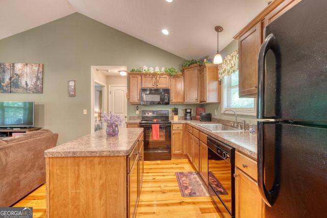 2270 Valley View Drive, Hiawassee, GA 30546