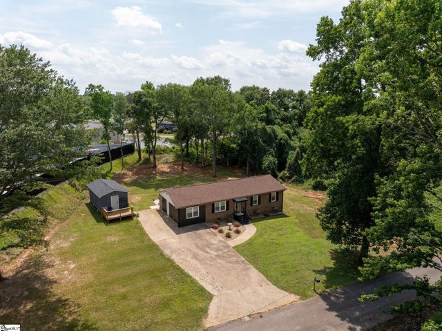 150 Spring Street, Wellford, SC 29385