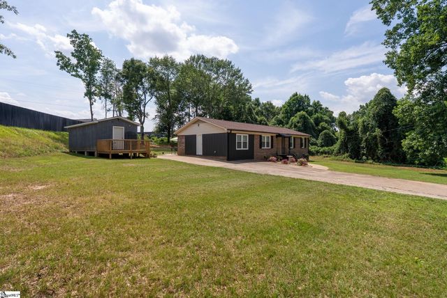 150 Spring Street, Wellford, SC 29385
