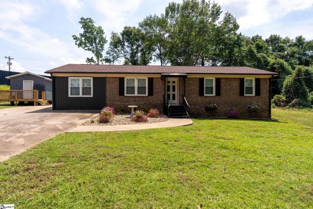 150 Spring Street, Wellford, SC 29385