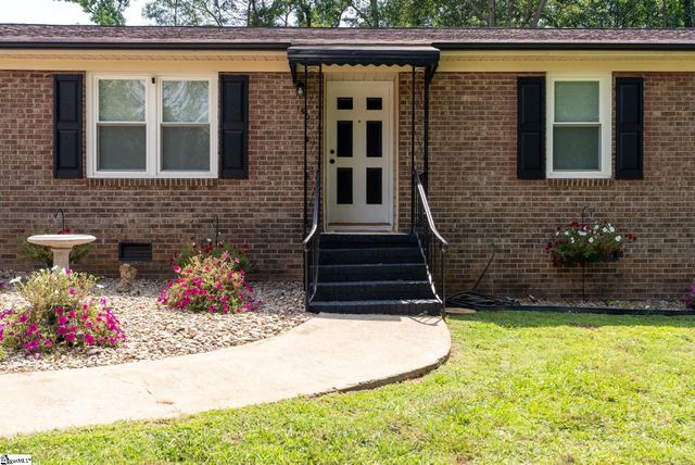 150 Spring Street, Wellford, SC 29385