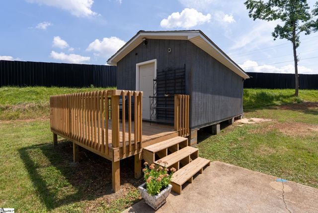 150 Spring Street, Wellford, SC 29385