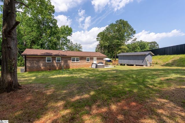 150 Spring Street, Wellford, SC 29385
